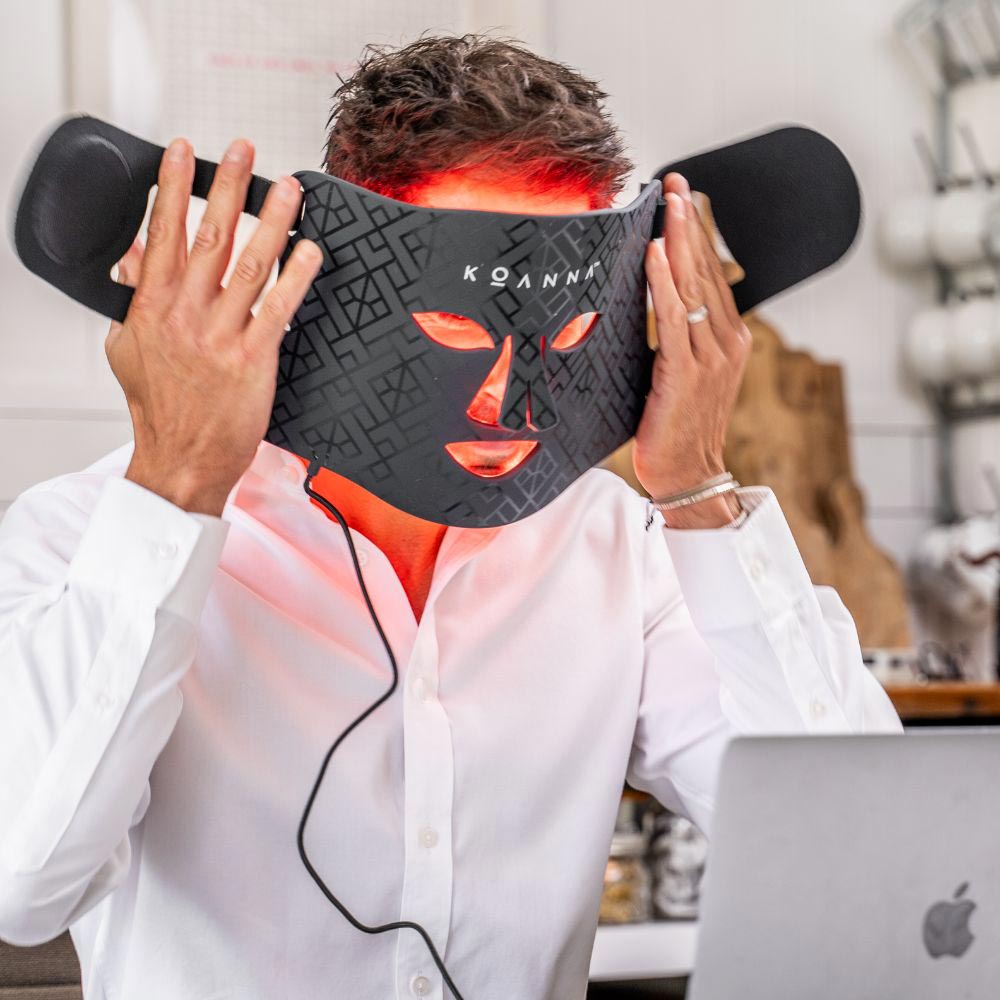 Koanna™ MultiGlo LED Lichttherapie-Maske